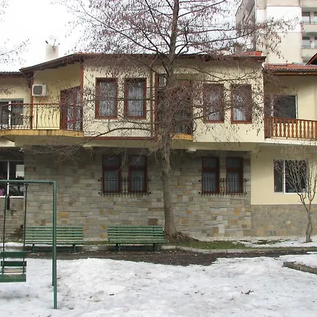 Elvi Guest house *